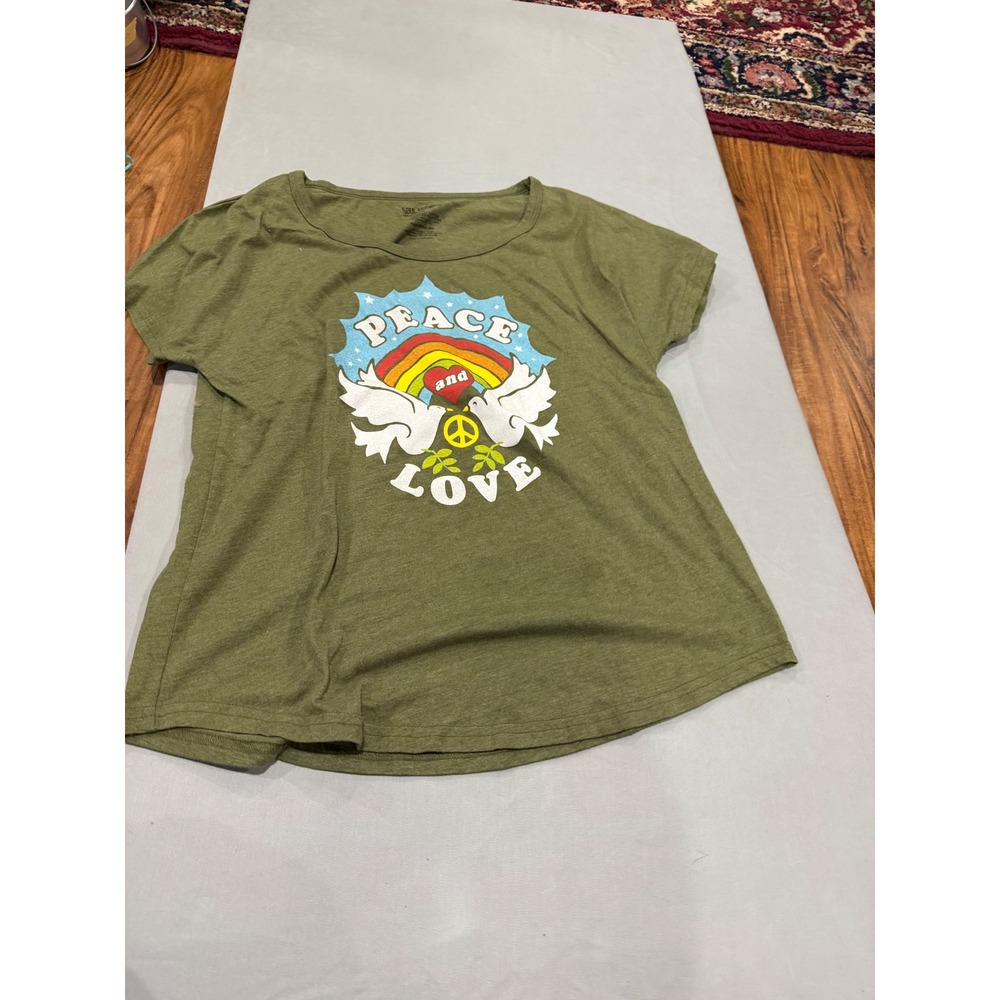 Hippie Womens Soul Flower Peace and Love Graphic Tee L Olive Green